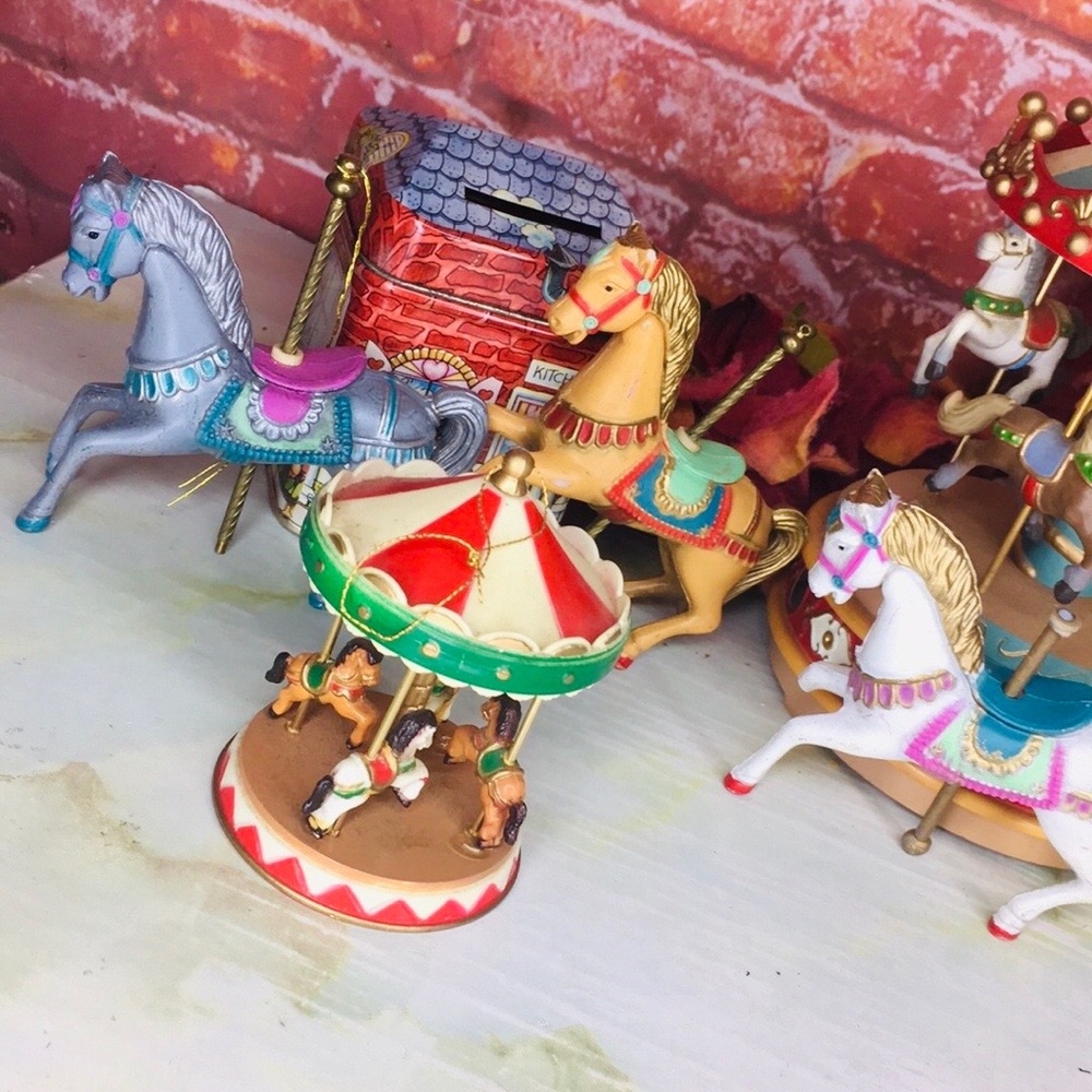 Vintage 80s Enesco  Christmas Carousel Set - Picture 5 of 14